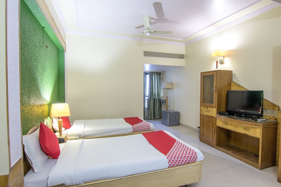 Collection O Hotel Green Forest, Boring Road Patna, Patna