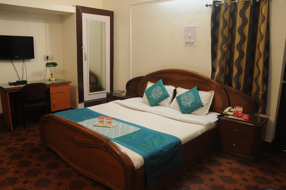 OYO Baseraz, Boring Road Patna, Patna