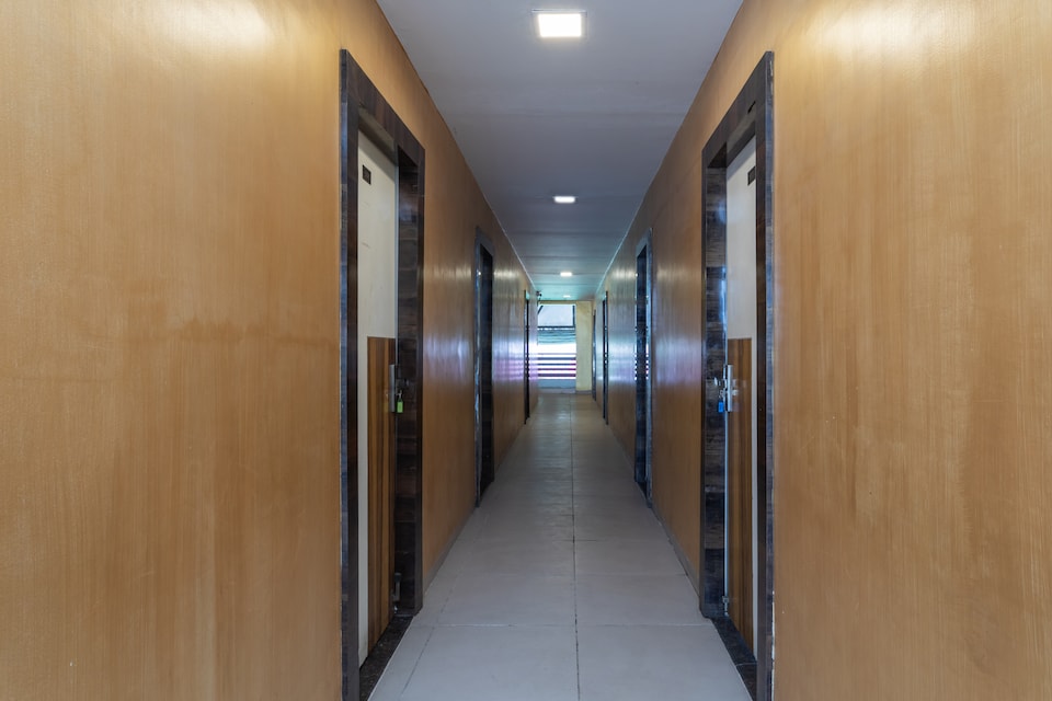 OYO 27857 Vitthal Rukmani Palace, Rajender Nagar, Indore