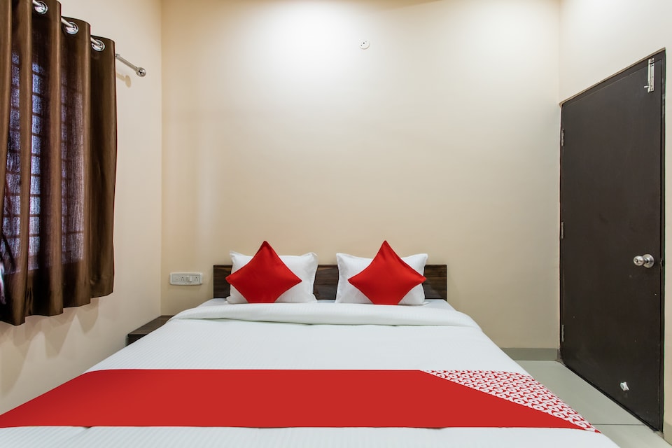 OYO Hotel Pushpwant, Rajender Nagar, Indore