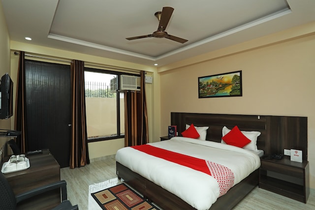 OYO 27890 Bharat Hospitality