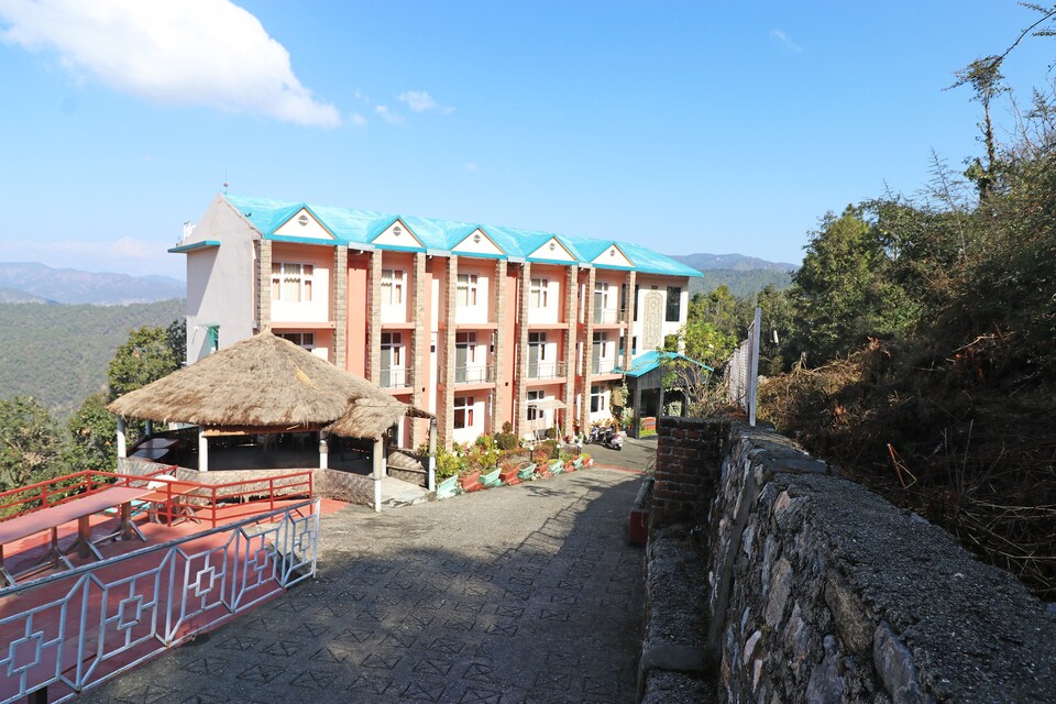 OYO 27891 होटल बिनसर रूम्स, Almora, अल्मोड़ा