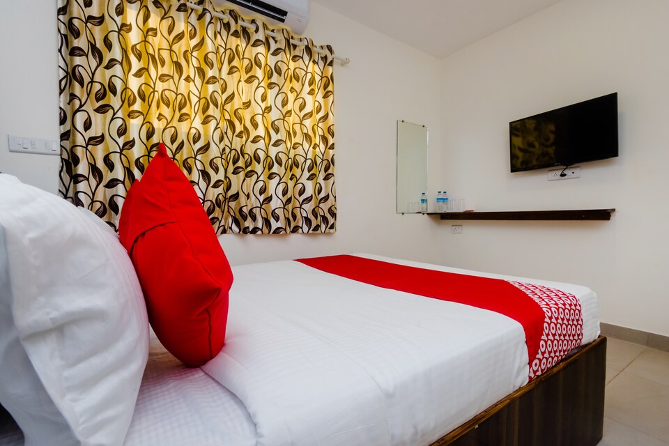 OYO 27896 Everest Inn, Mumbai-Vashi-Turbhe-Sanpada, Mumbai