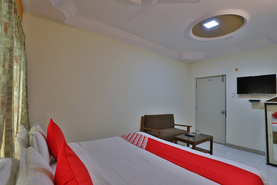 Capital O 27897 Hotel The Grand Bansi, Jamnagar, जामनगर