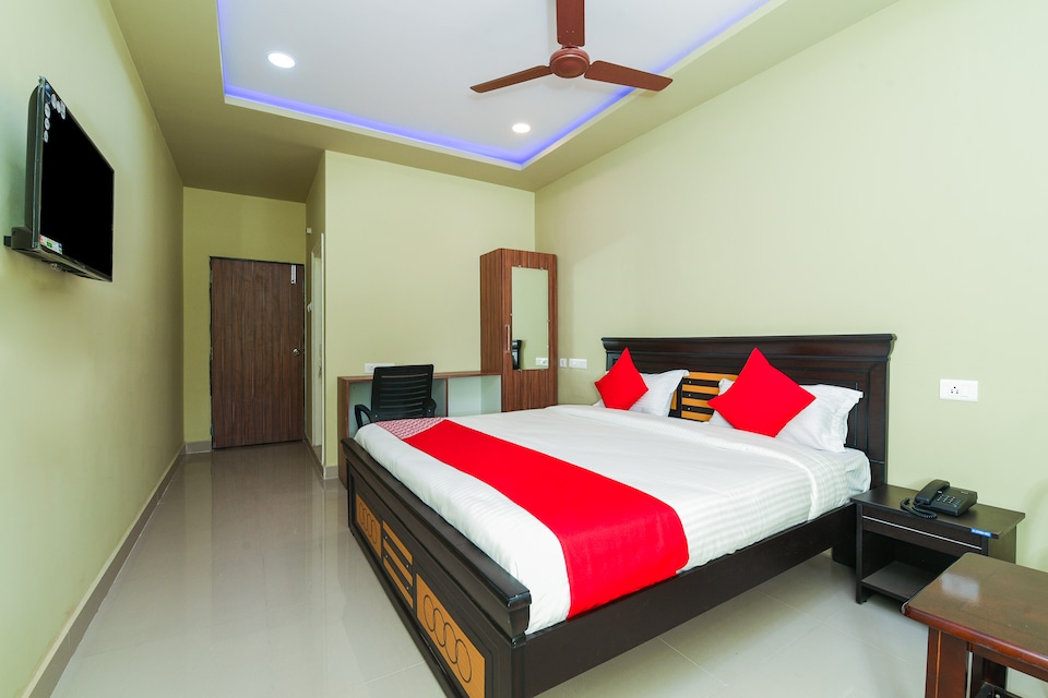 OYO 27902 Center Point The Hotel, Daba Gardens Visakhapatnam, Visakhapatnam