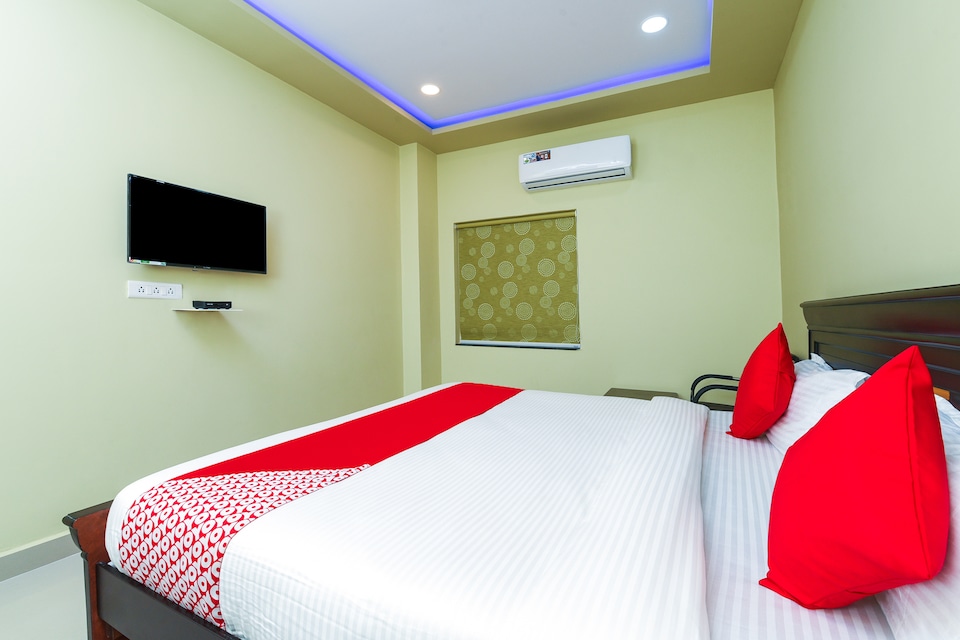 OYO 27902 Center Point The Hotel, Daba Gardens Visakhapatnam, Visakhapatnam