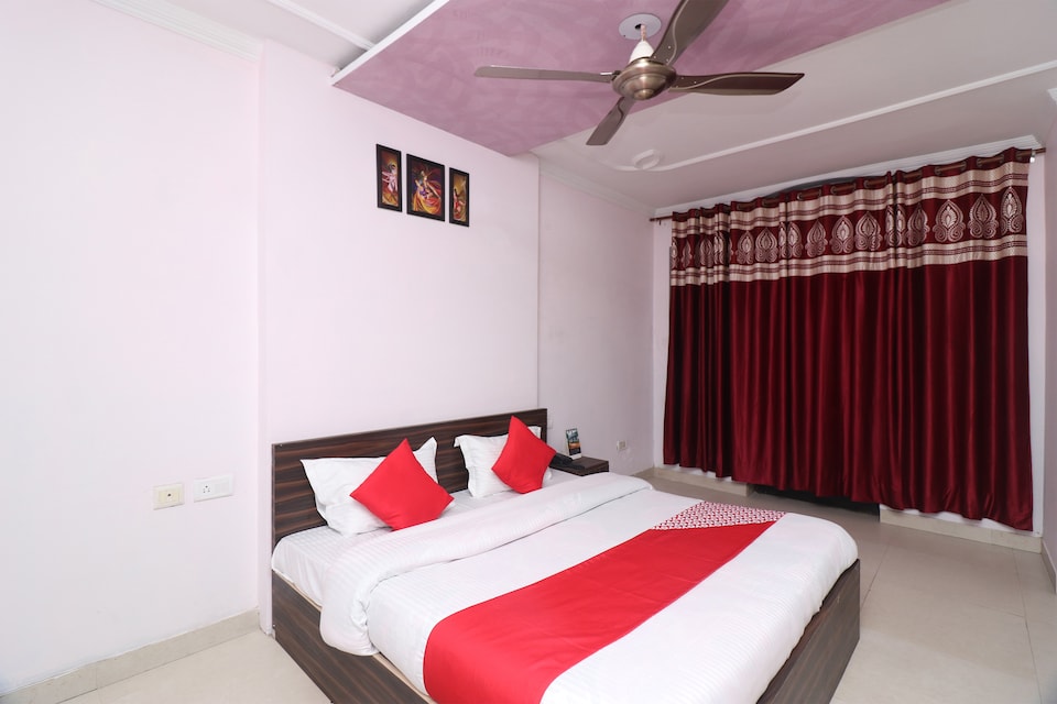 OYO 27908 Queen Residency, Faridabad, Faridabad