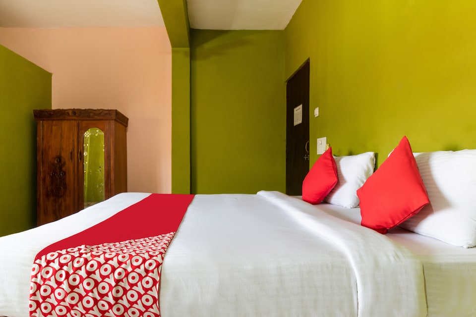 OYO Flagship 27909 Coco Garden Bar & Restaurant, Calangute Goa, Goa