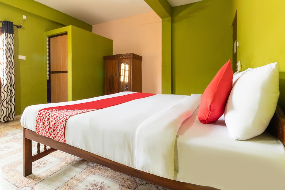 OYO Flagship 27909 Coco Garden Bar & Restaurant, Calangute Goa, Goa