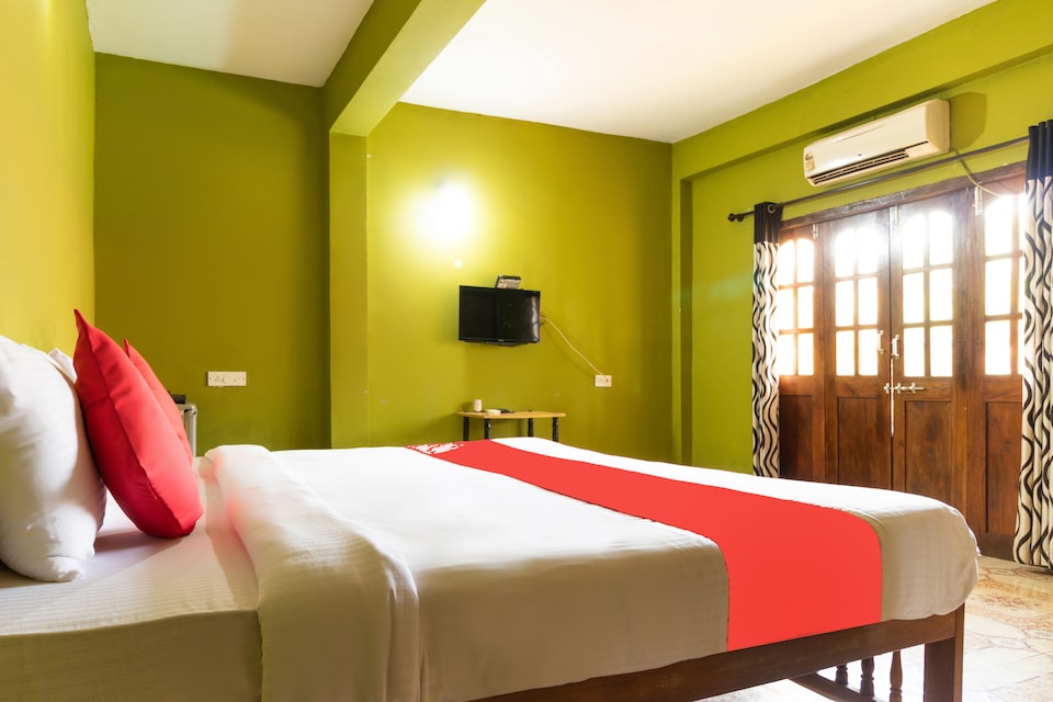 OYO Flagship 27909 Coco Garden Bar & Restaurant, Calangute Goa, Goa