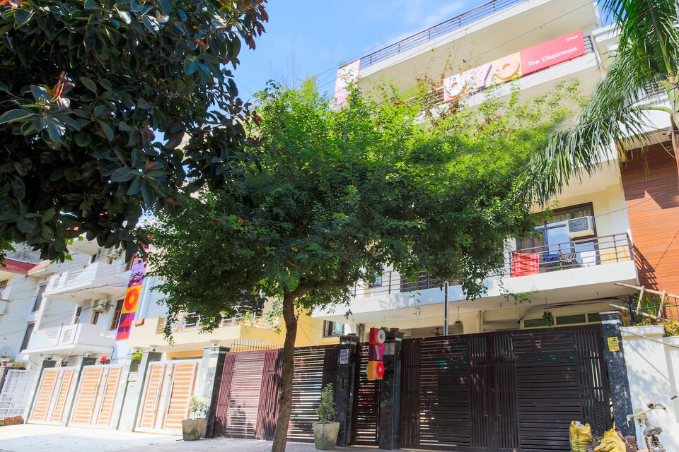 OYO 27915 Rs Royal Home Stay, Medanta, Gurgaon