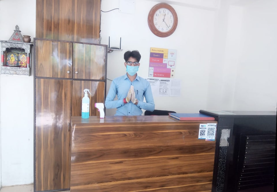 OYO 27915 Rs Royal Home Stay, Medanta, Gurgaon