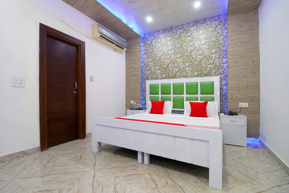 OYO 27916 होटल बबल्स, Jalandhar, जालंधर