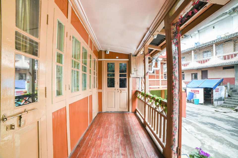 OYO Blooming Inn Guest House, Shillong, Shillong