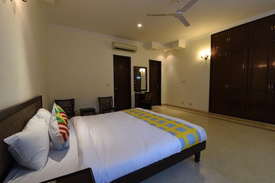 OYO 27966 Lavish Stay Near Giani's, Greater Kailash Delhi, Delhi