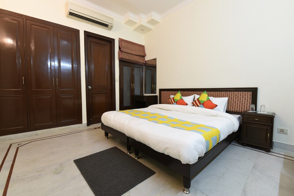 OYO 27966 Lavish Stay Near Giani's, Greater Kailash Delhi, Delhi
