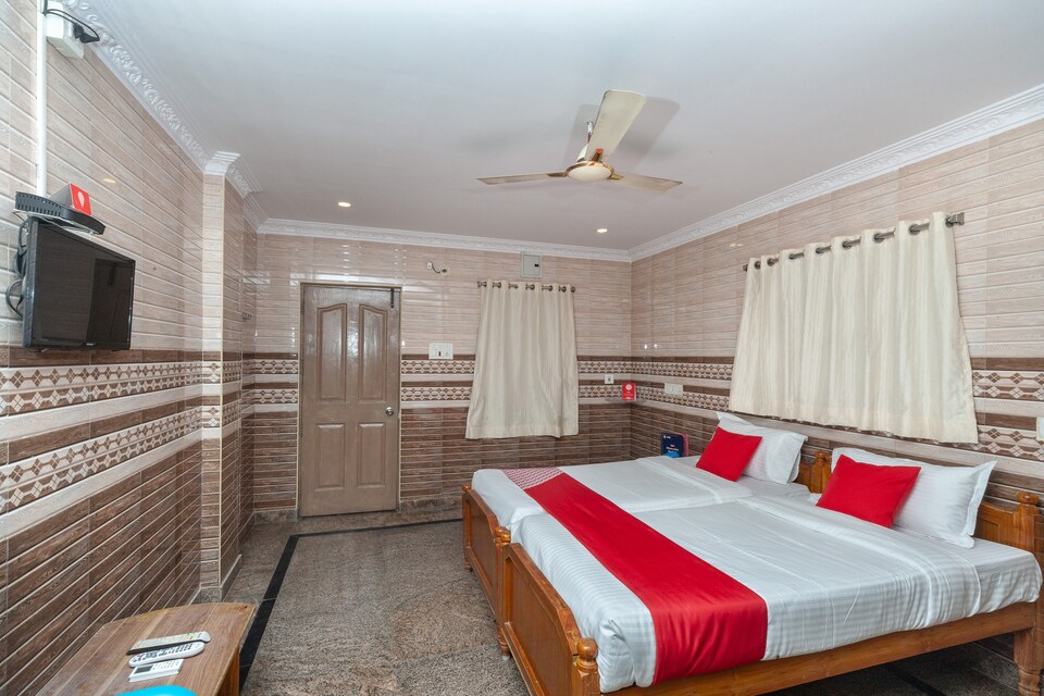 OYO 27967 Hotel Kr Bhavan, Renigunta Road Tirupati, Tirupati
