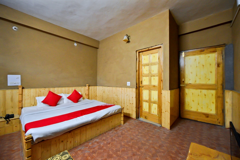 OYO 27987 Hotel Veer, Banjar, Banjar