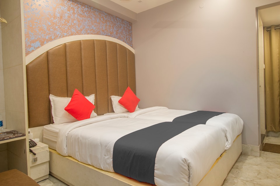 Capital O 27992 Hotel Ganpati, Hong Kong Market Area Siliguri, Siliguri