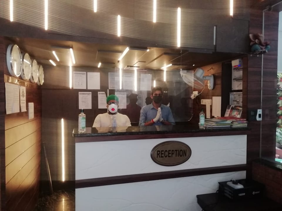 Capital O 27992 Hotel Ganpati, Hong Kong Market Area Siliguri, Siliguri