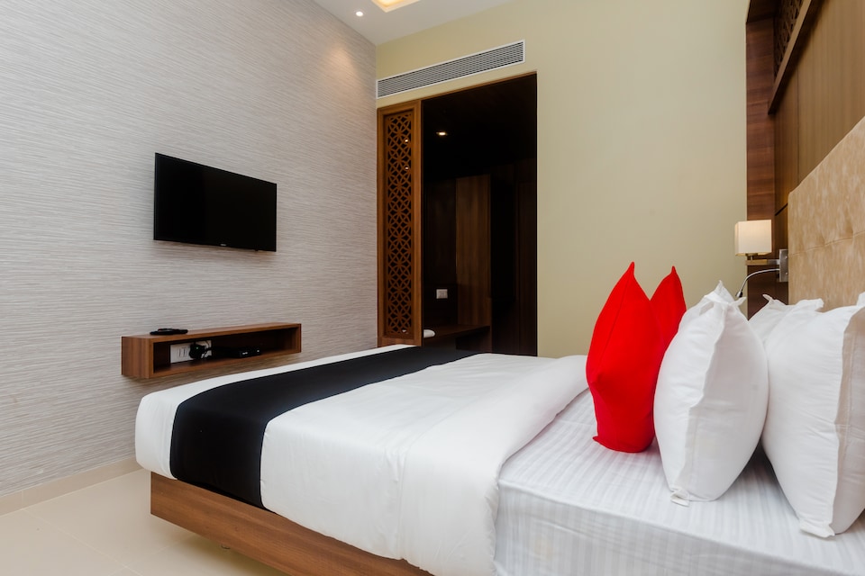 Capital O 28004 Hotel Mathoshree, Mumbai- Kalyan-Bhiwandi- Badalapur, Mumbai