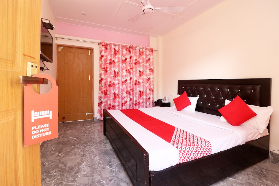 OYO 7 Mile Stone, Picture palace Mussoorie, Mussoorie