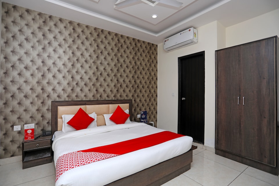 OYO 28017 Hotel Olive, Faridabad, Faridabad