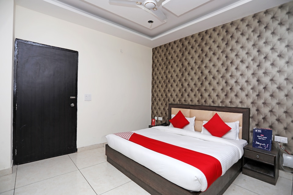 OYO 28017 Hotel Olive, Faridabad, Faridabad