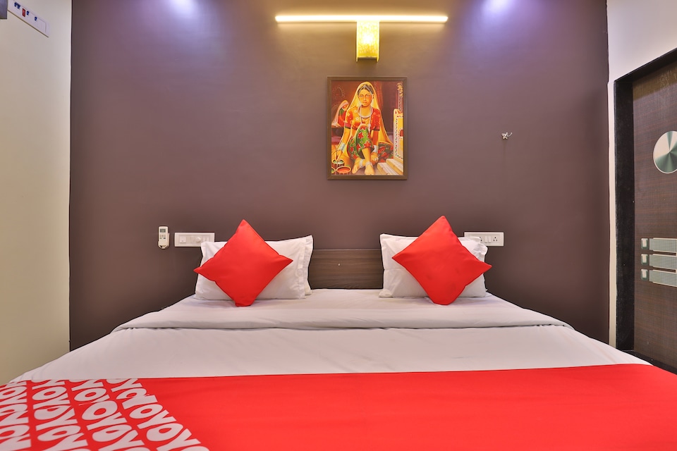 OYO Flagship 28024 Hotel Royal Palace, Bhuj, Bhuj