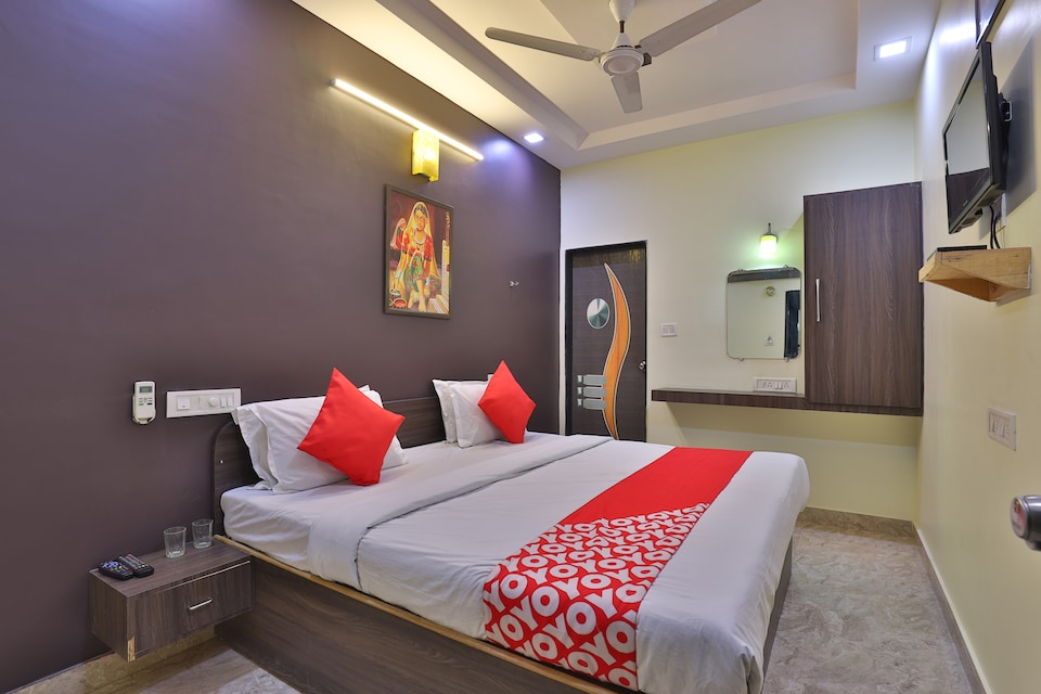 OYO Flagship 28024 Hotel Royal Palace, Bhuj, Bhuj