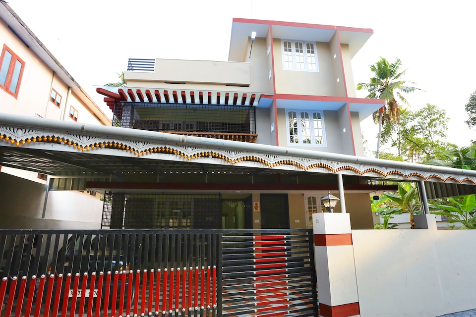 OYO 28030 Lively Stay, M G Road Trivandrum, Trivandrum