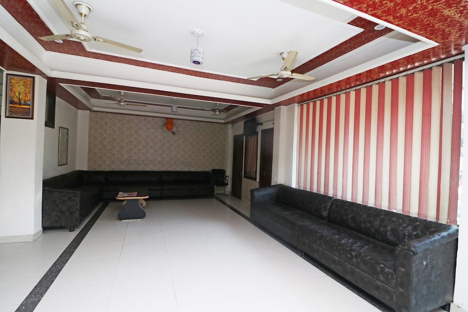 Hotel O Gayatri Palace, Shilpgram, Agra