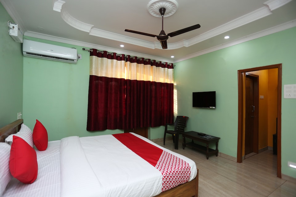 OYO 28078 Golden Villa Guest House, Chandrasekharpur, Bhubaneswar