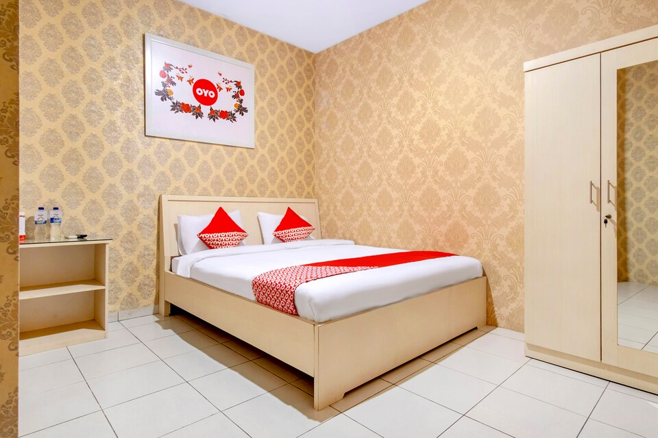 OYO 359 Executive Inn, Medan, Medan