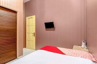 OYO 359 Executive Inn