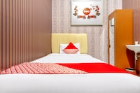 OYO 359 Executive Inn