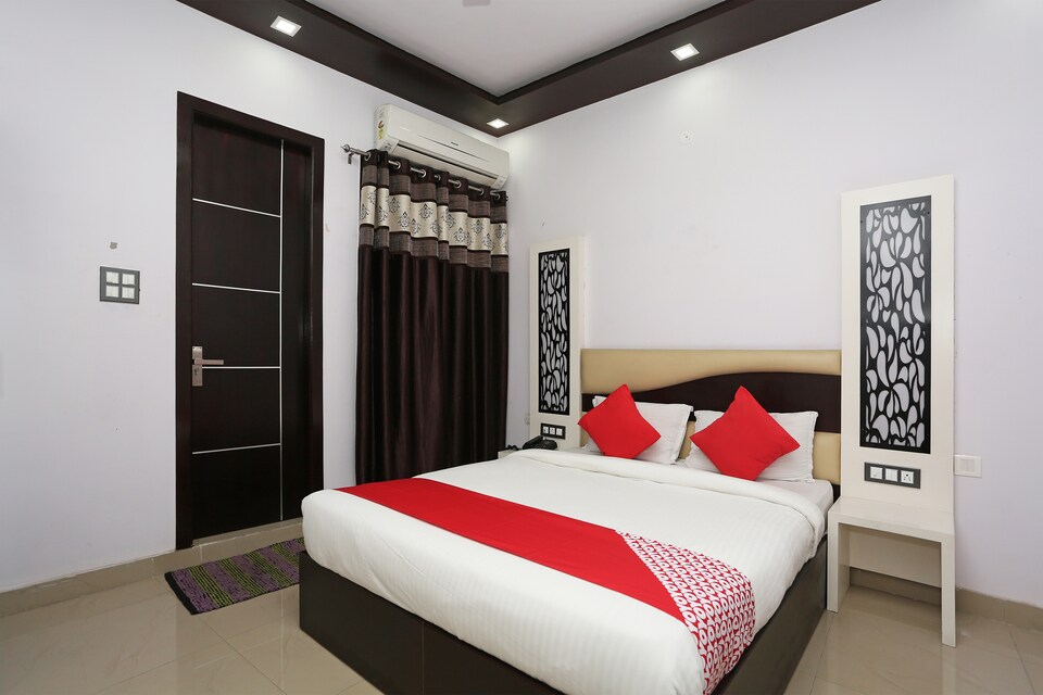 OYO Cocktail Hotel, Rohtak, रोहतक