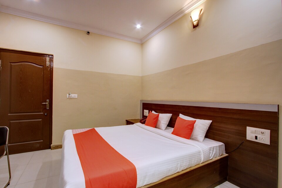 OYO 28094 Rathneshwari Residency, Mysore Outer, Mysore