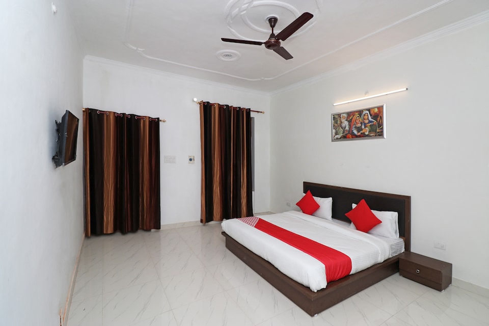 OYO 28106 Hotel A R Inn, Gomti Nagar Extension Lucknow, Lucknow