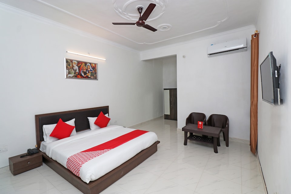 OYO 28106 Hotel A R Inn, Gomti Nagar Extension Lucknow, Lucknow