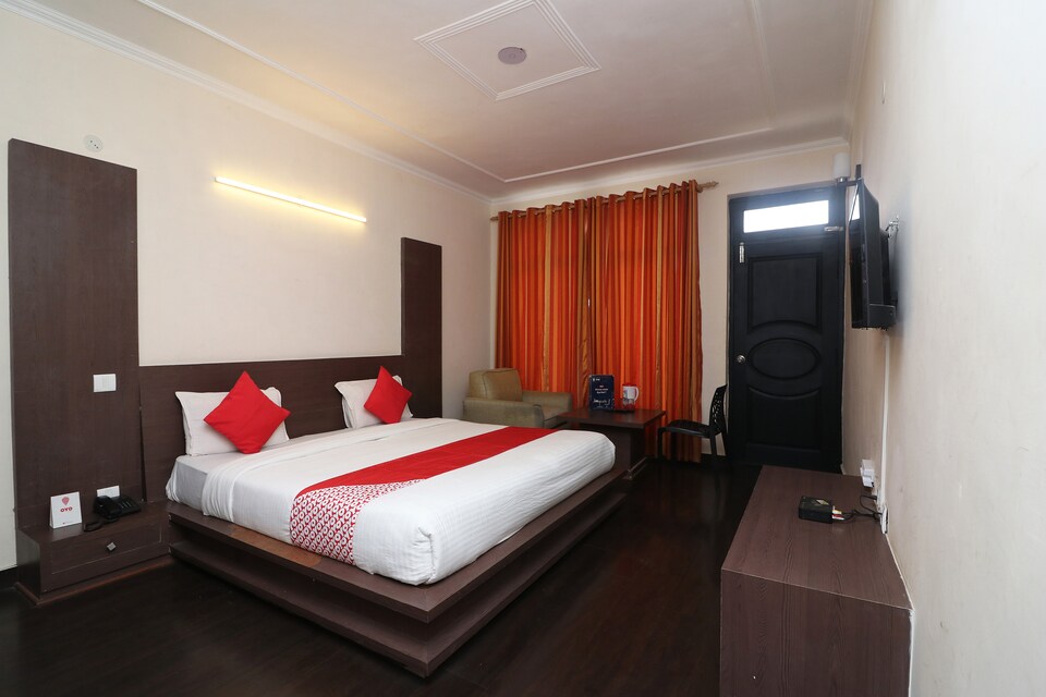 OYO 28110 Grand Himalayan Hotel & Resort, Mukteshwar, Mukteshwar