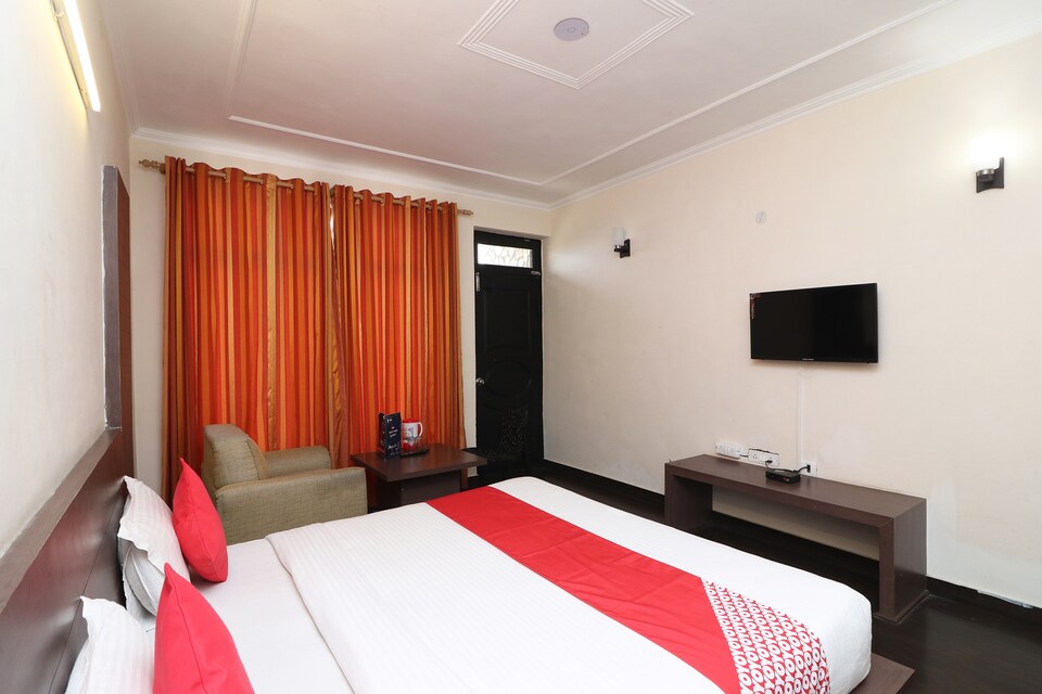 OYO 28110 Grand Himalayan Hotel & Resort, Mukteshwar, Mukteshwar