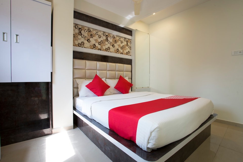 OYO 28127 Hotel Kwality Inn, Mumbai Borivali-Dahisar-Mira Road, Mumbai