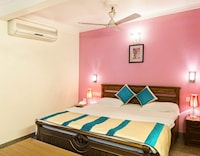 OYO Hotel Tavern Near Lotus Temple