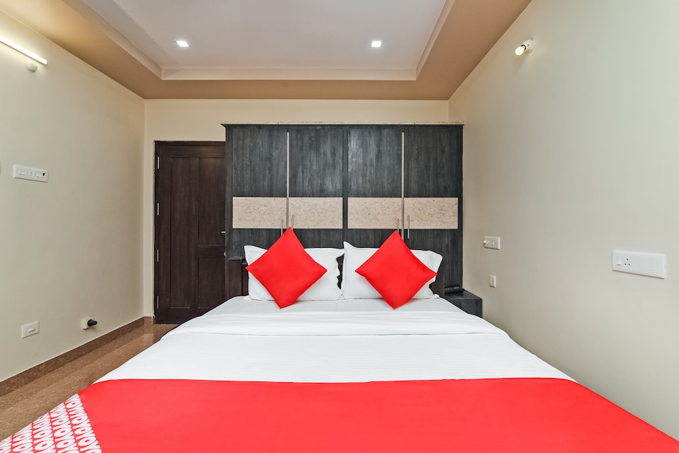 OYO 28131 Bhimas Residency, Gajuwaka Visakhapatnam-II, Visakhapatnam