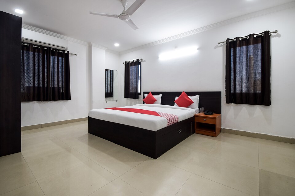 OYO 28143 होटल अभिनम, Udaipur Central, उदयपुर