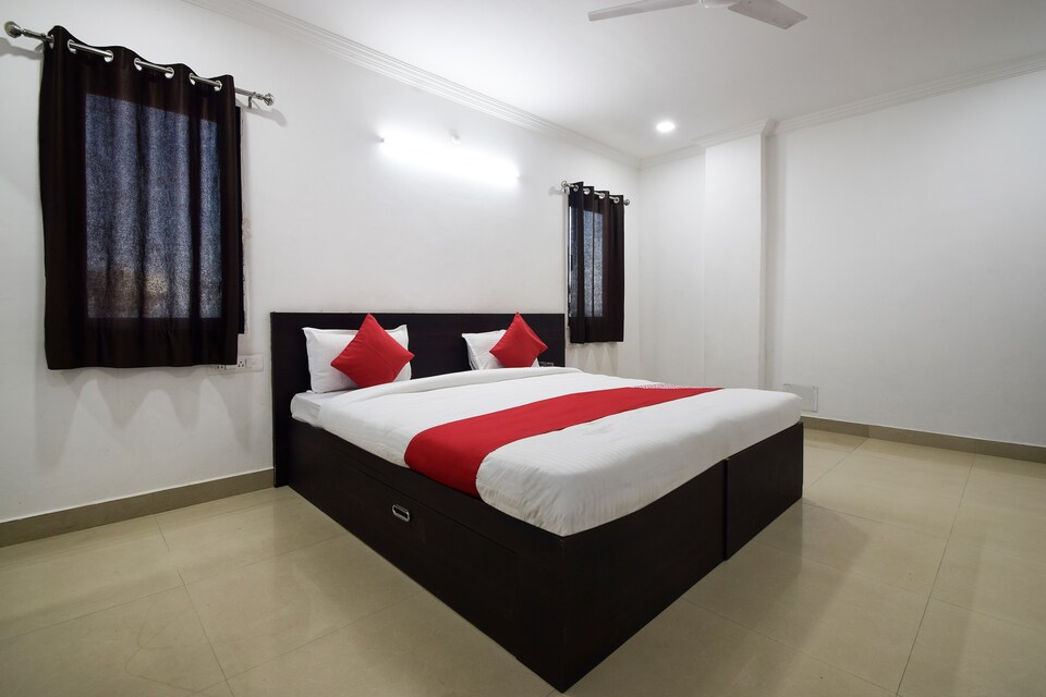 OYO 28143 होटल अभिनम, Udaipur Central, उदयपुर