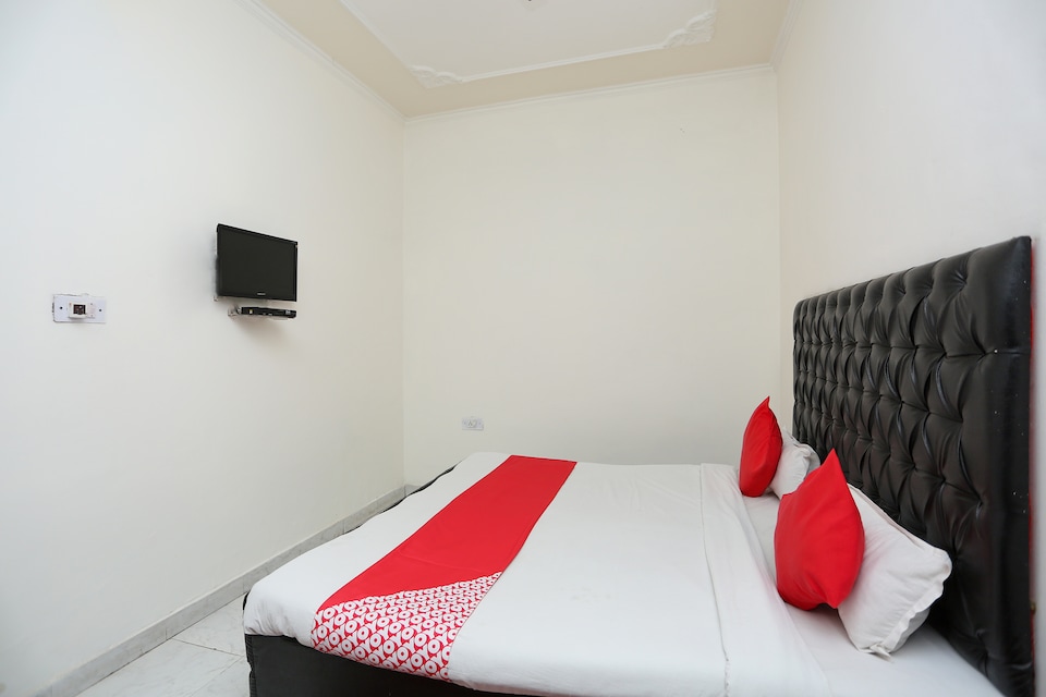 OYO 28153 Hotel Green Tree, Kalka, Kalka