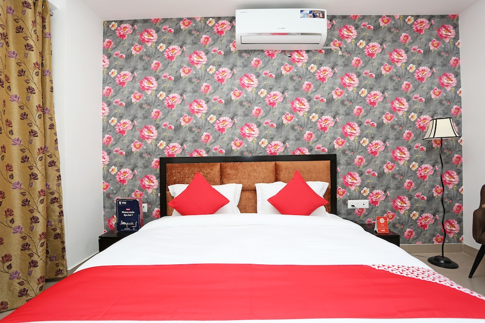 OYO 28158 Avalon Taj View, Fatehabad Road, Agra