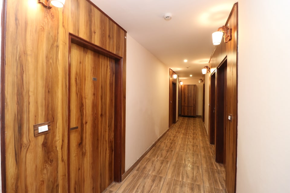 OYO Flagship 28167 Hotel 3bros, Mohali, Mohali